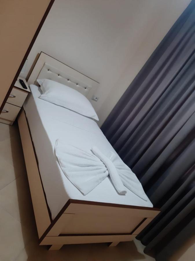 R Hotel Corovode Ngoại thất bức ảnh