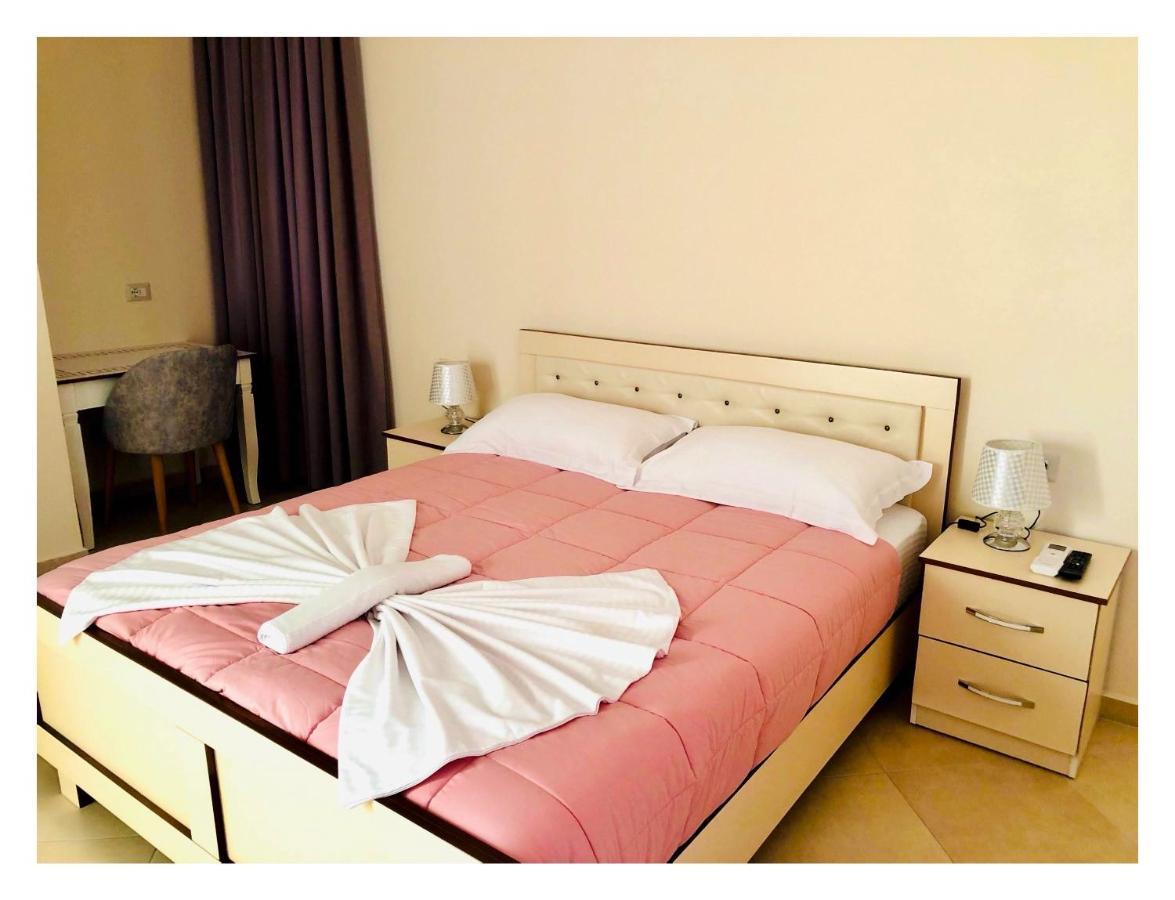 R Hotel Corovode Ngoại thất bức ảnh