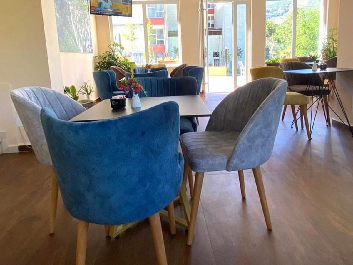 R Hotel Corovode Ngoại thất bức ảnh