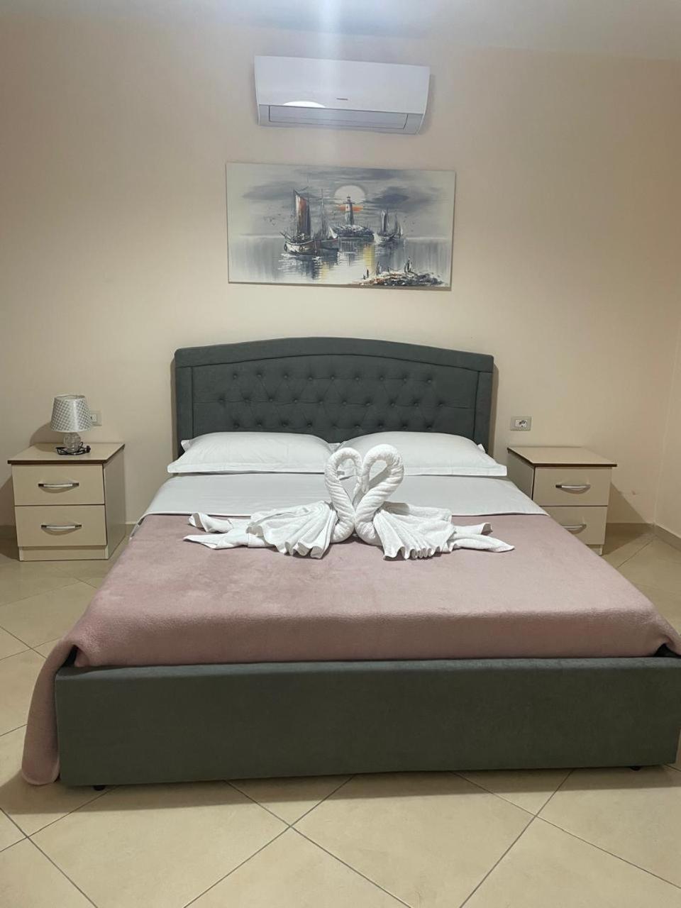 R Hotel Corovode Ngoại thất bức ảnh