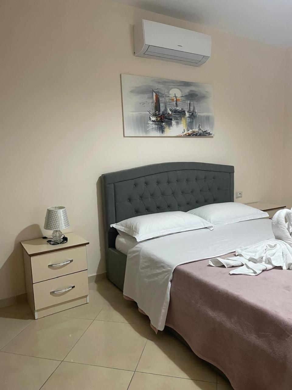 R Hotel Corovode Ngoại thất bức ảnh