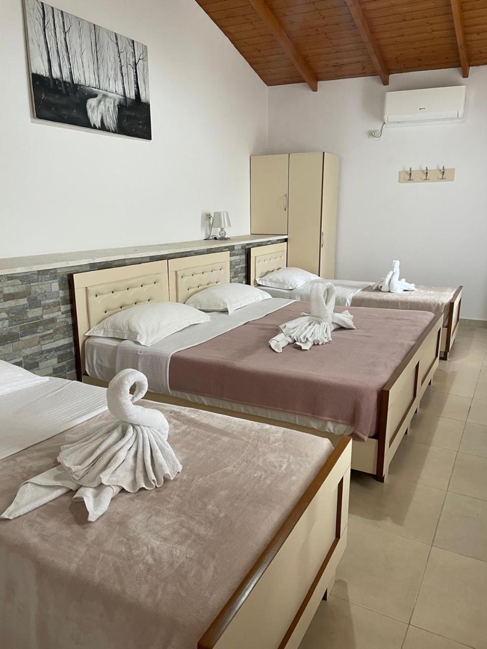 R Hotel Corovode Ngoại thất bức ảnh